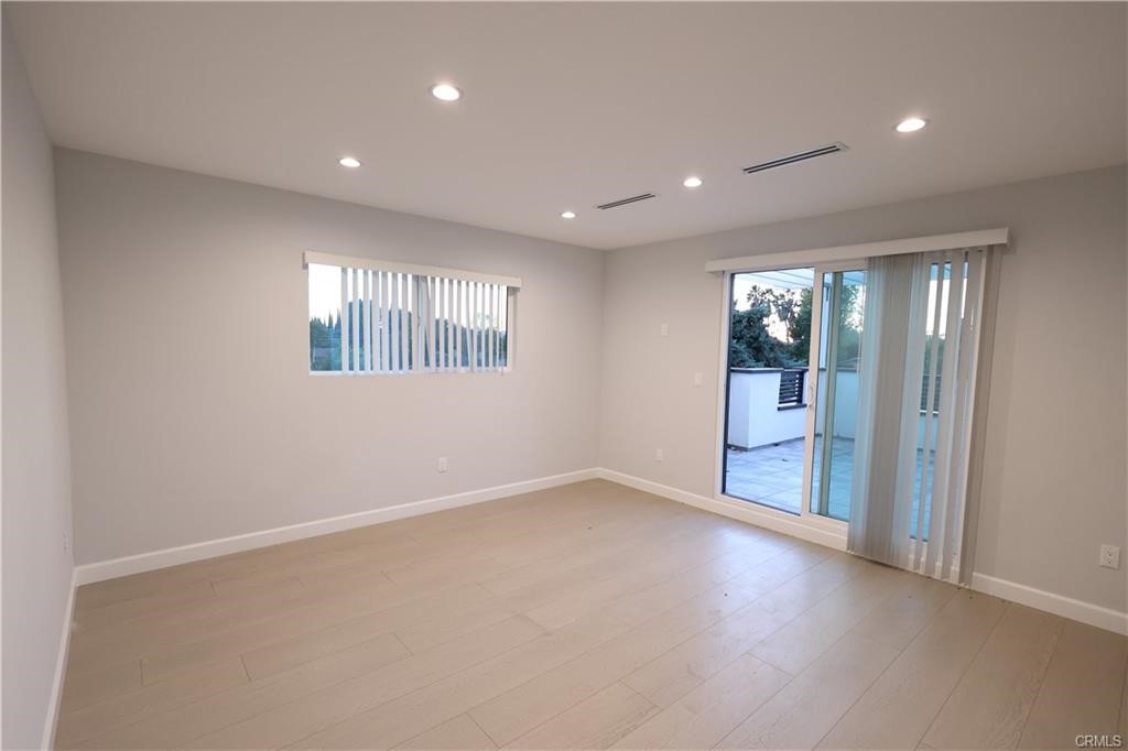 9315 White Oak Avenue Property Photo 15