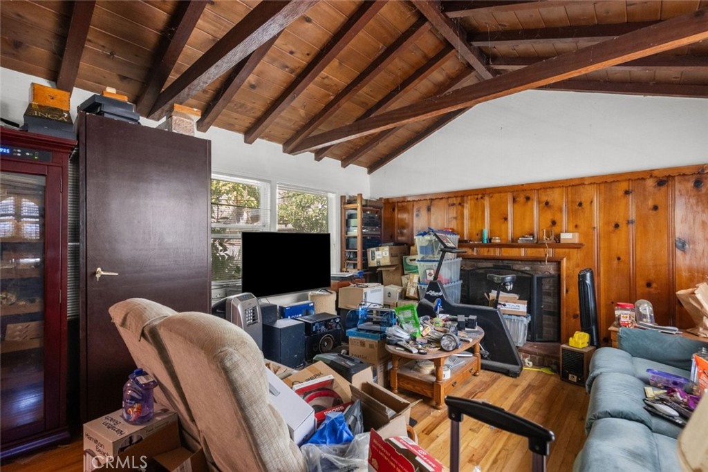 4617 Tilden Avenue Property Photo 2