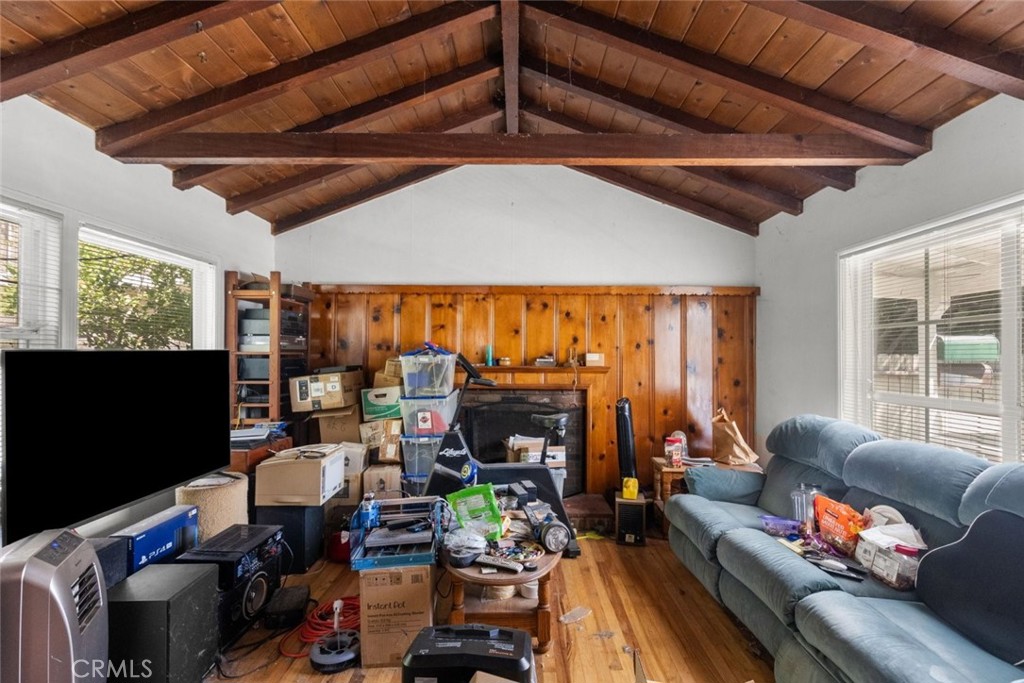 4617 Tilden Avenue Property Photo 3