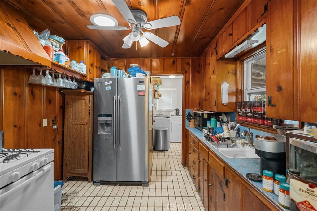 4617 Tilden Avenue Property Photo 7