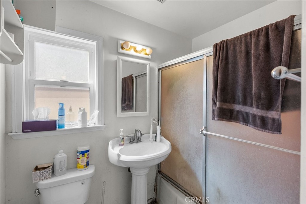 4617 Tilden Avenue Property Photo 12