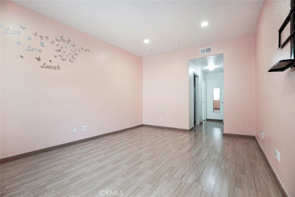 16940 Chatsworth Street 208 Property Photo 8