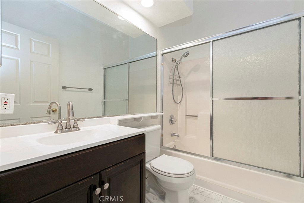 16940 Chatsworth Street 208 Property Photo 10