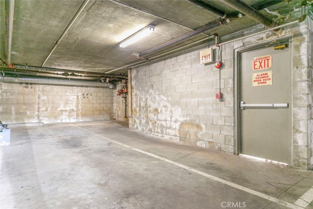 16940 Chatsworth Street 208 Property Photo 14