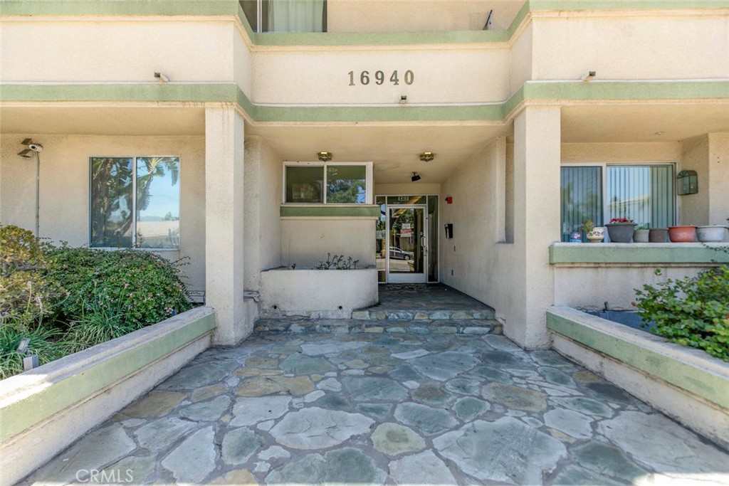 16940 Chatsworth Street 208 Property Photo 17