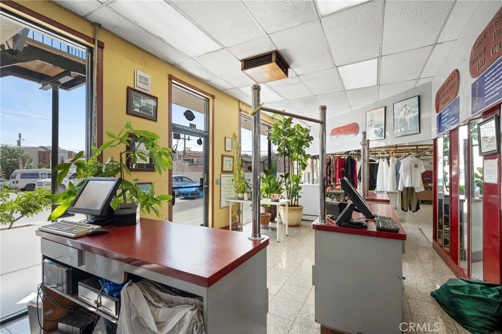 1225 N Pacific Avenue B Property Photo 7