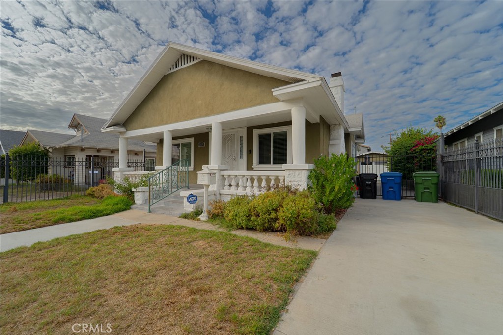 707 West 51st Street Property Photo 2