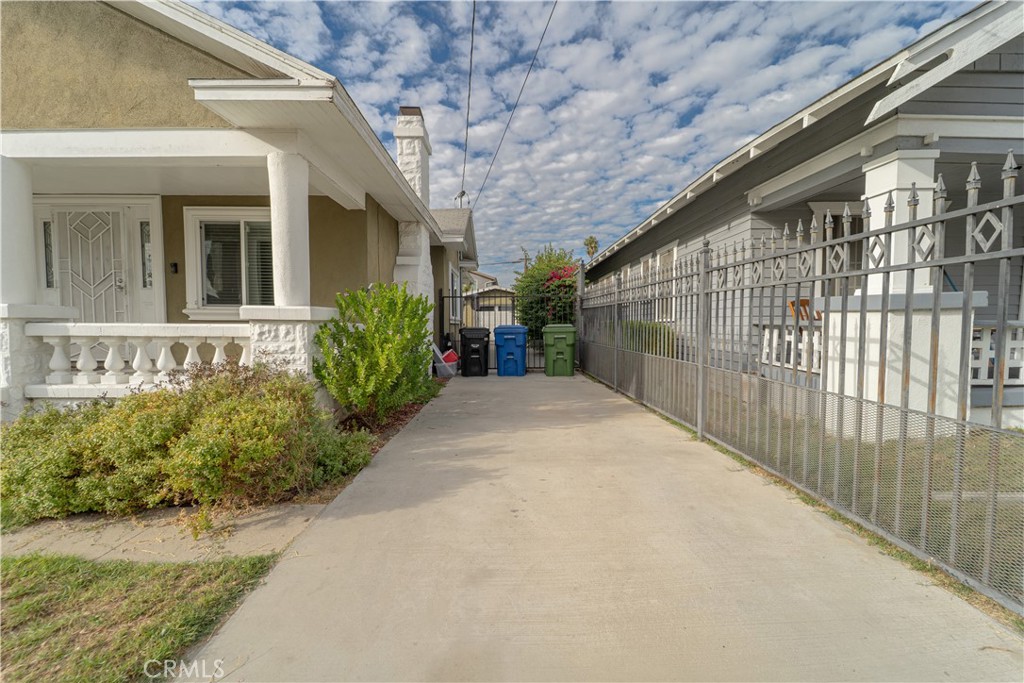 707 West 51st Street Property Photo 5