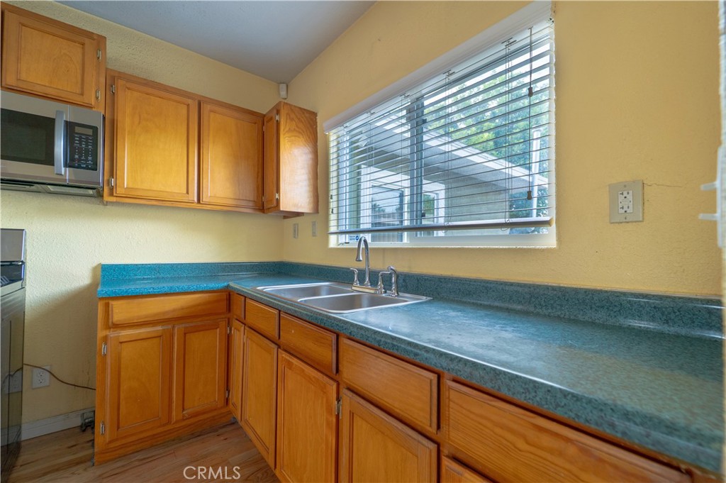 707 West 51st Street Property Photo 12