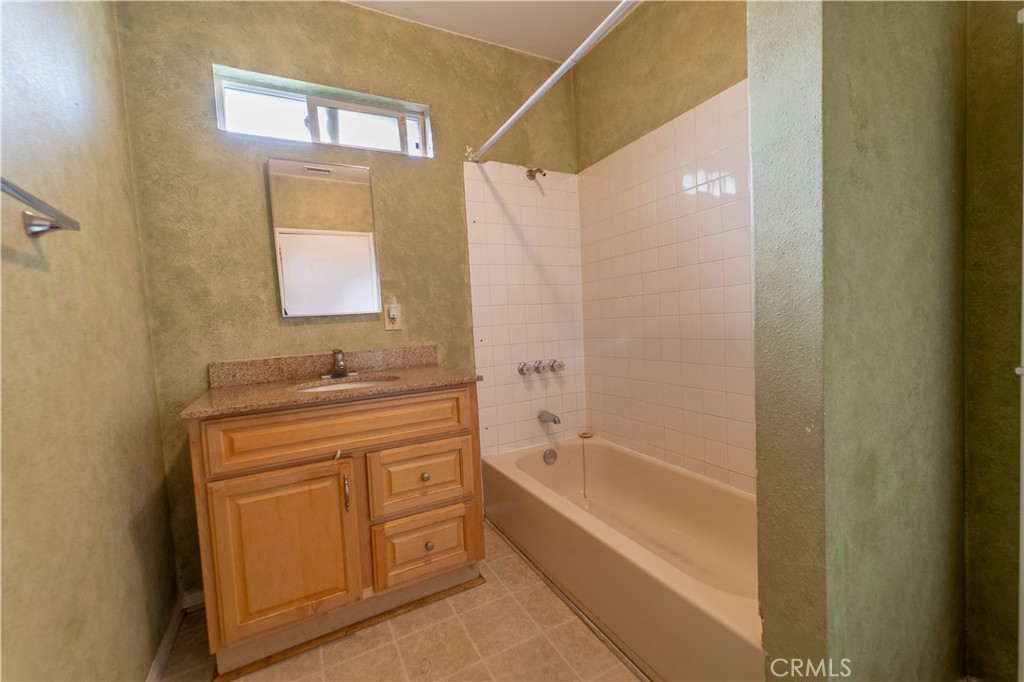 707 West 51st Street Property Photo 18