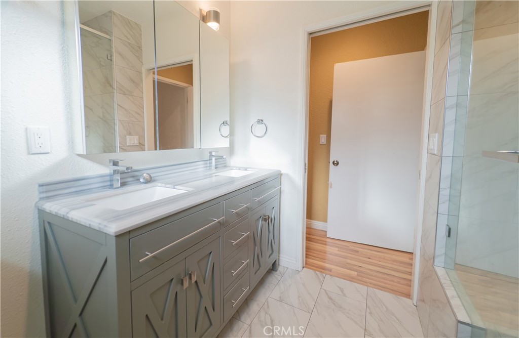 707 West 51st Street Property Photo 21