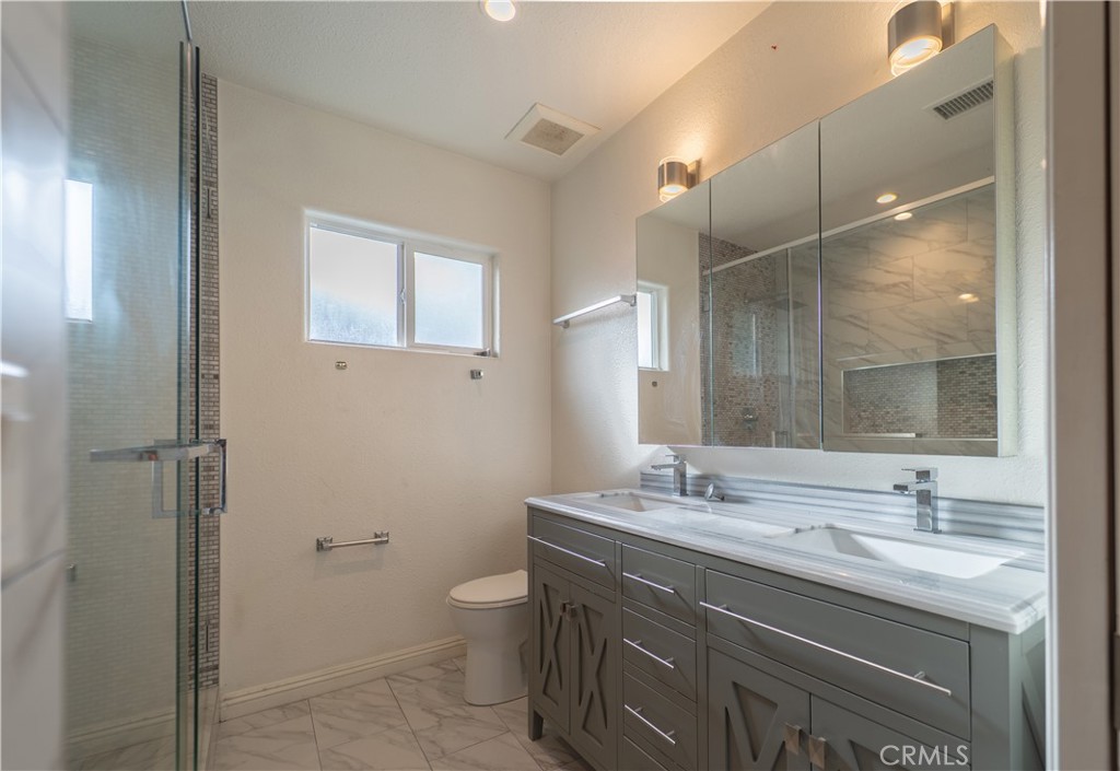 707 West 51st Street Property Photo 23