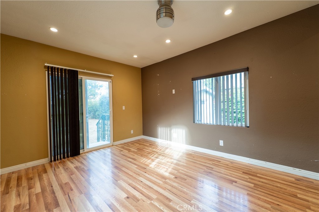 707 West 51st Street Property Photo 27