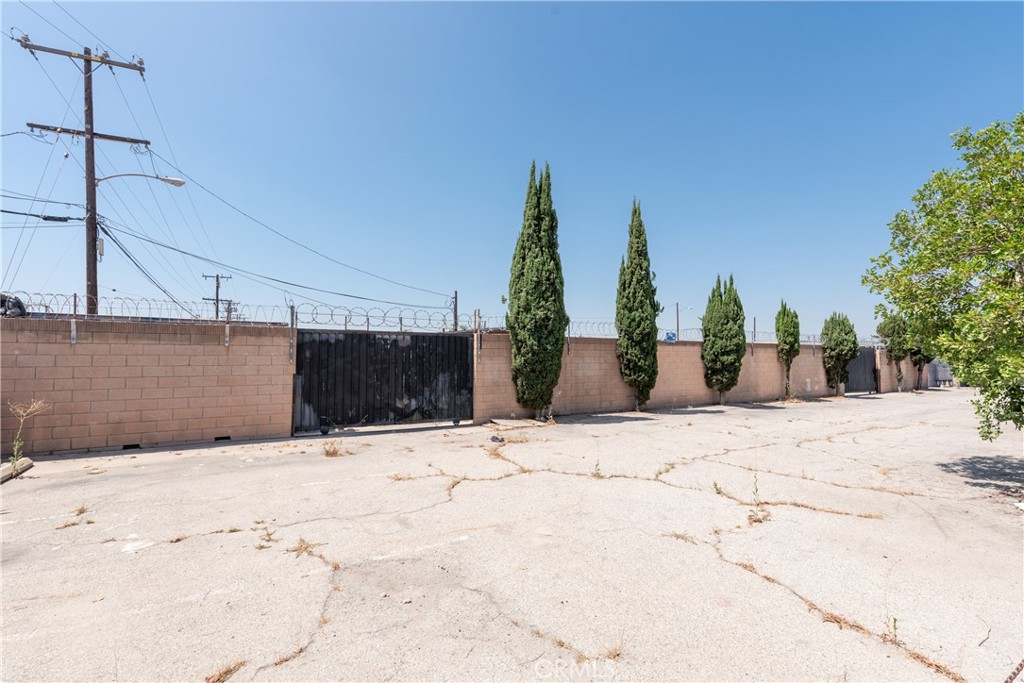 15204 Arrow Hwy Property Photo 3