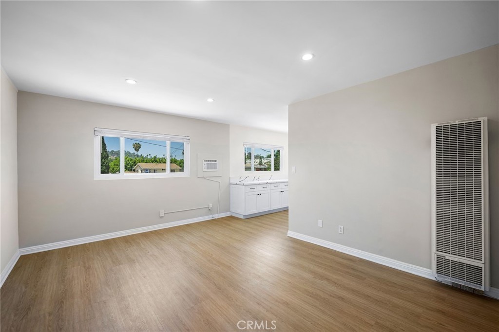 327 S Avenue 57 Property Photo 4
