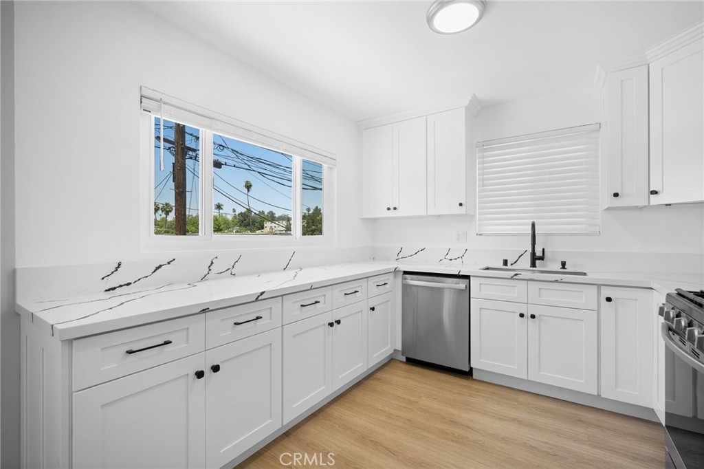 327 S Avenue 57 Property Photo 8