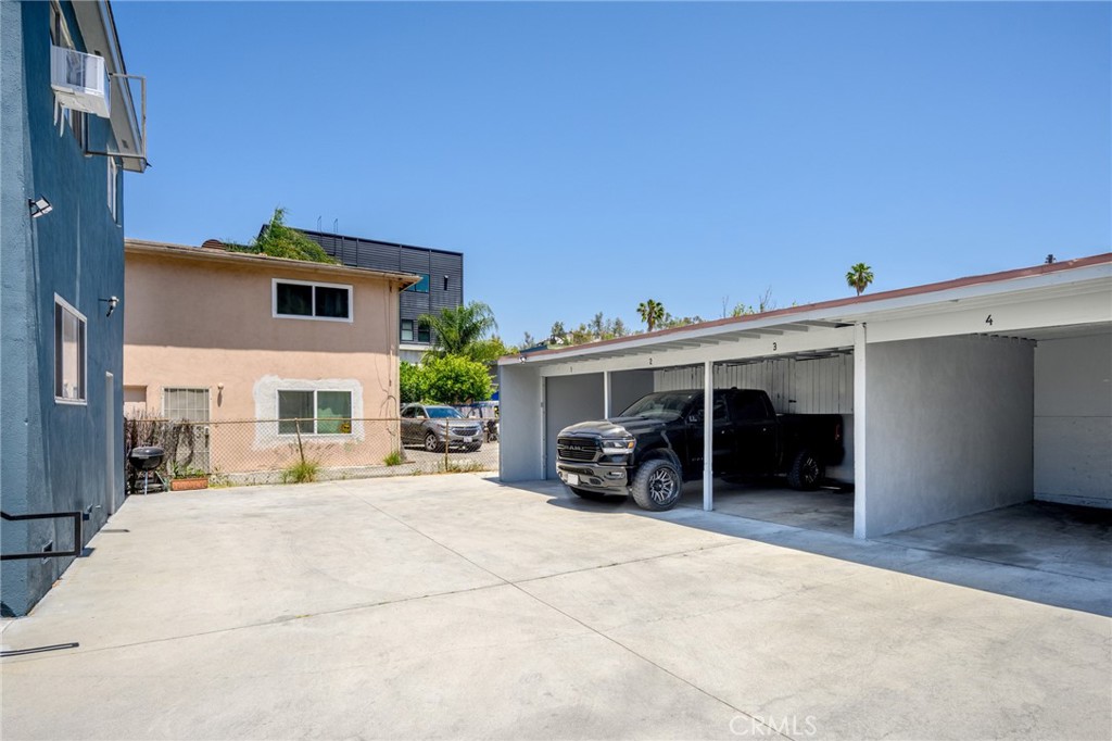 327 S Avenue 57 Property Photo 17