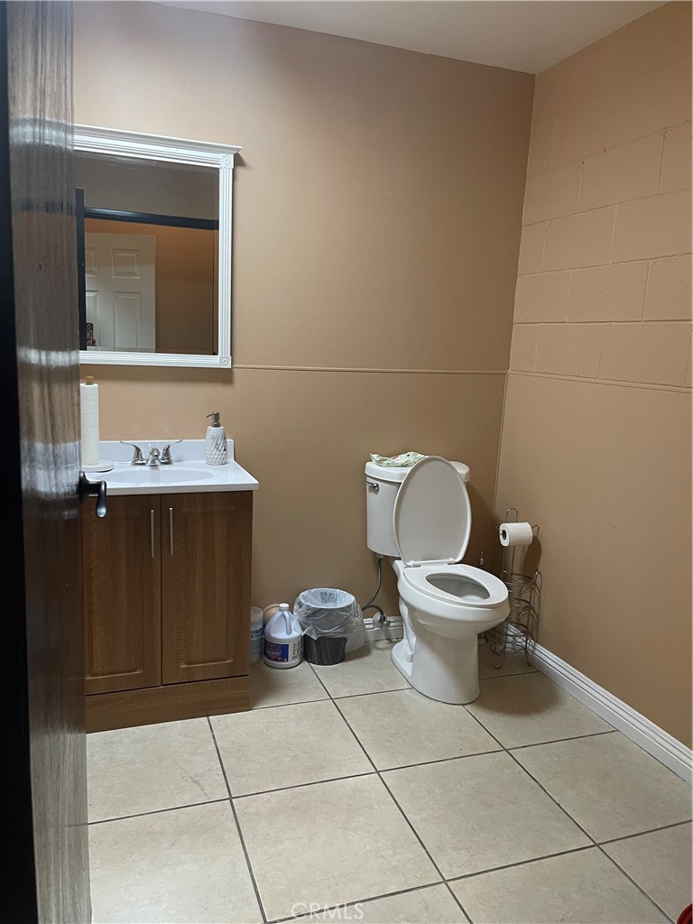 12643 Sherman Way E2 Property Photo 12