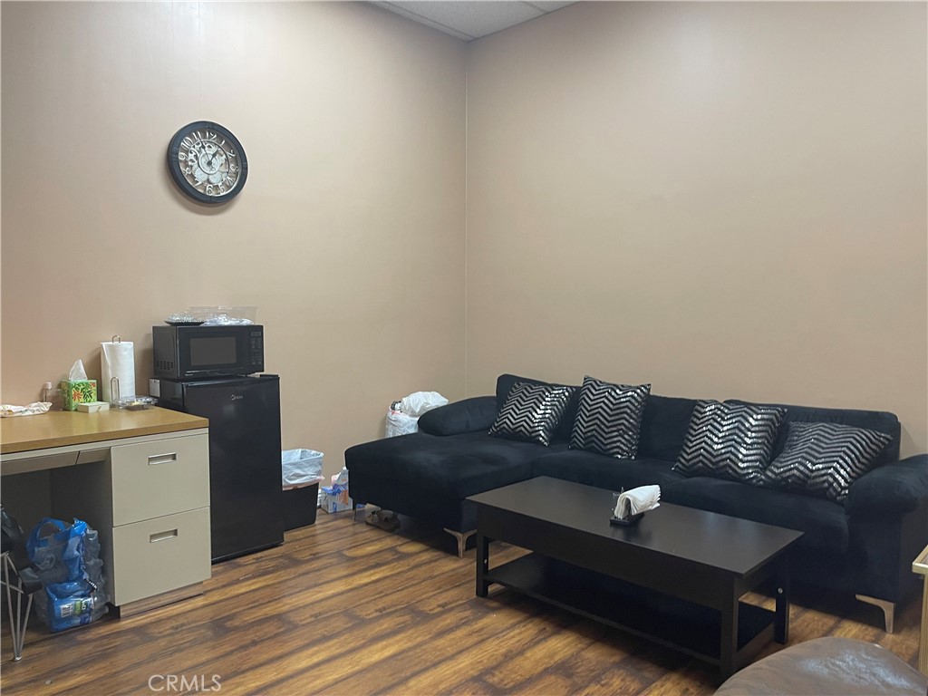 12643 Sherman Way E2 Property Photo 15