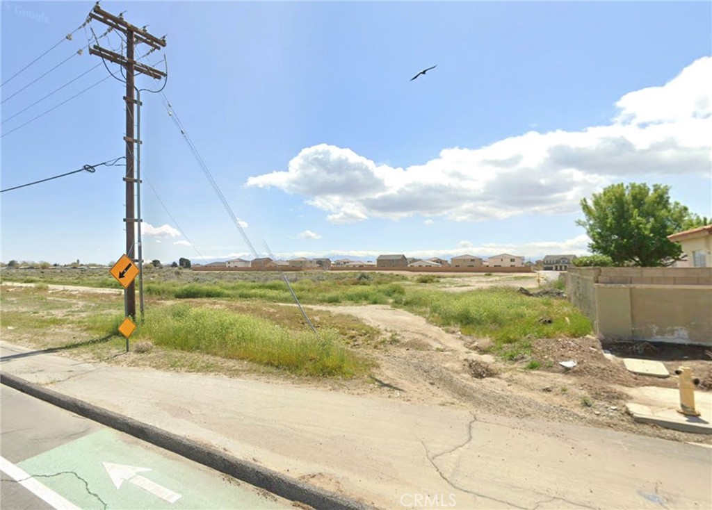 2126 E Avenue I Property Photo 2
