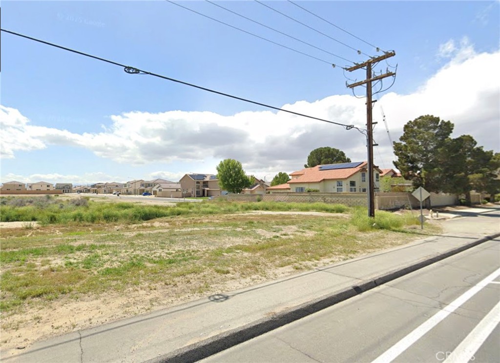 2126 E Avenue I Property Photo 3