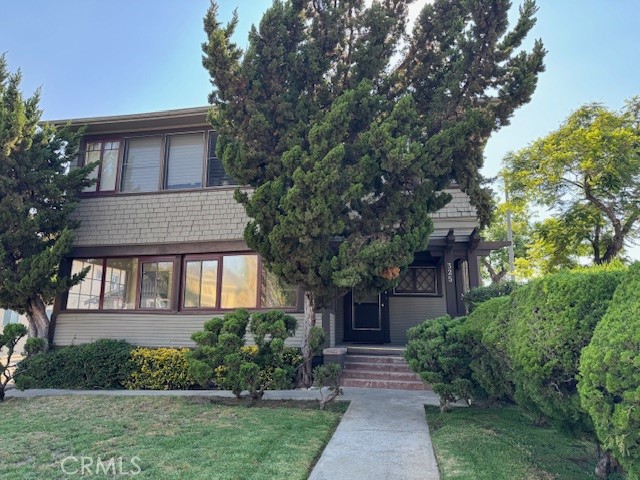 325 S Los Robles Avenue Property Photo 1