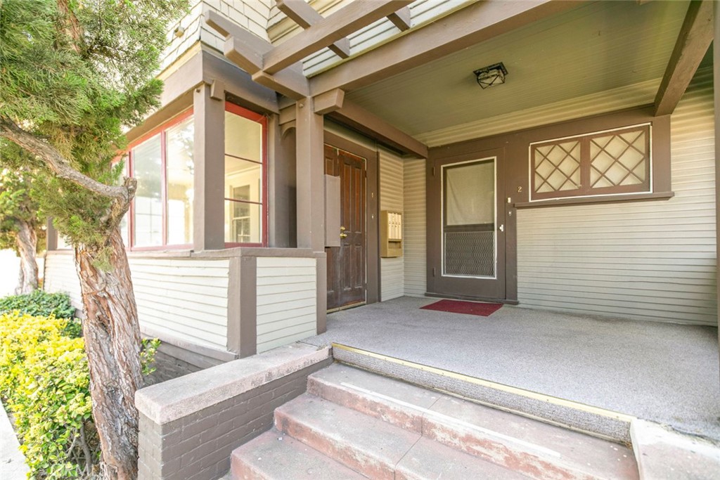 325 S Los Robles Avenue Property Photo 26