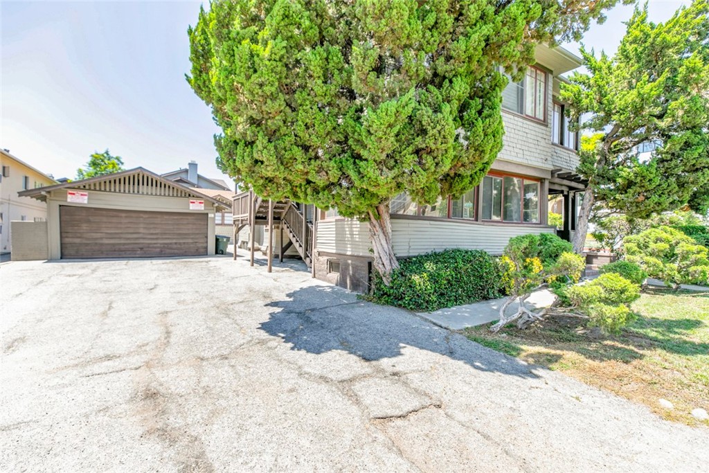 325 S Los Robles Avenue Property Photo 37