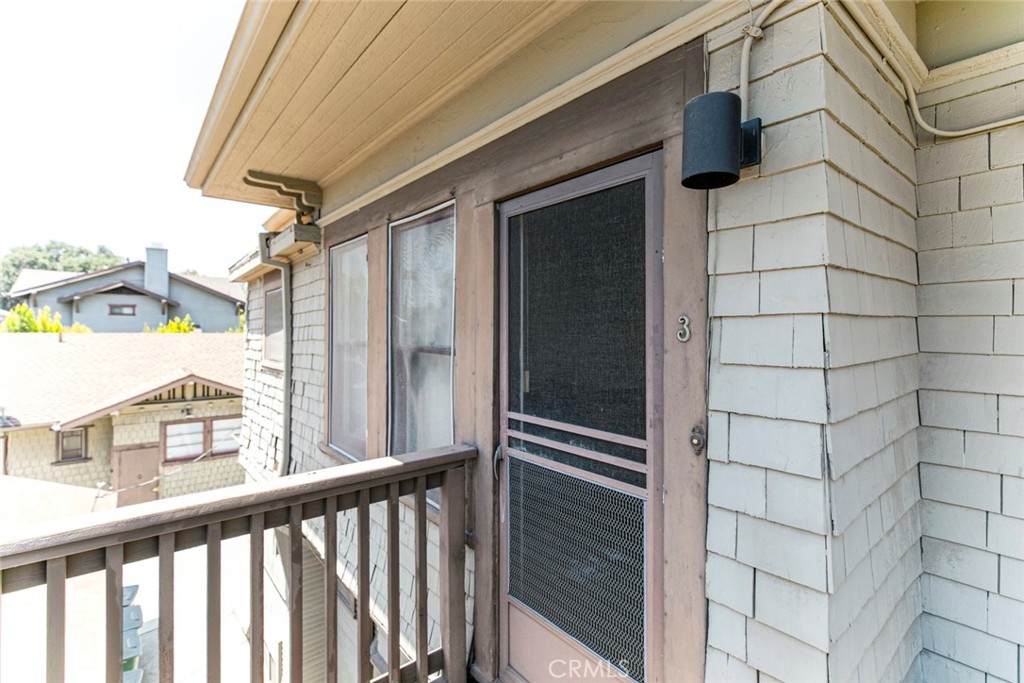 325 S Los Robles Avenue Property Photo 41