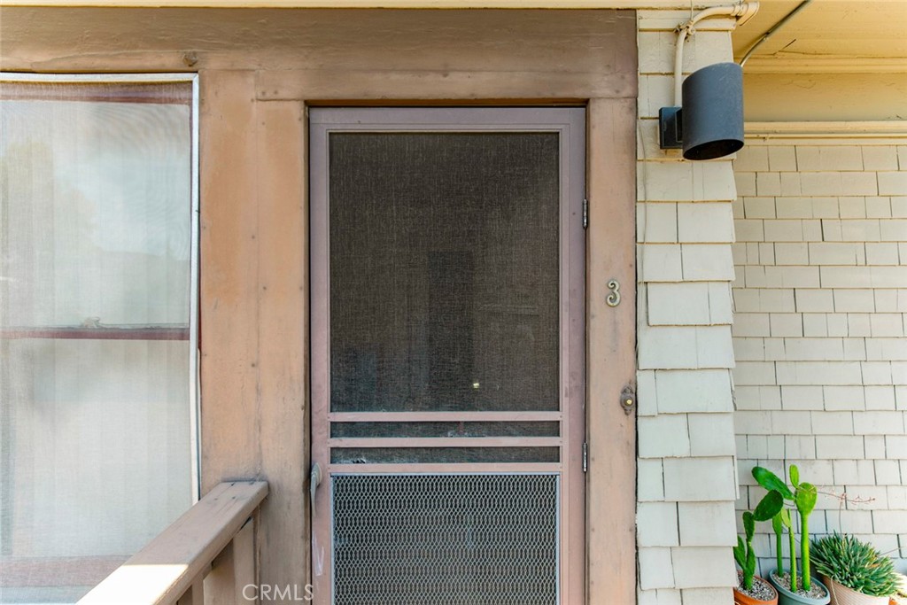 325 S Los Robles Avenue Property Photo 42