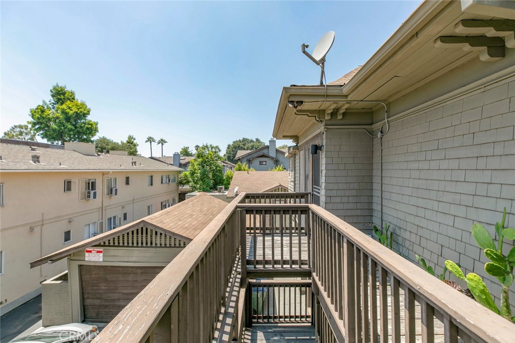 325 S Los Robles Avenue Property Photo 48