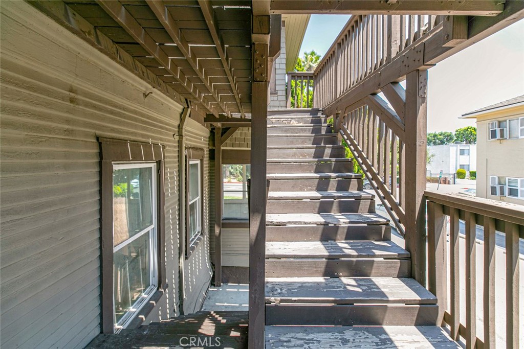 325 S Los Robles Avenue Property Photo 49