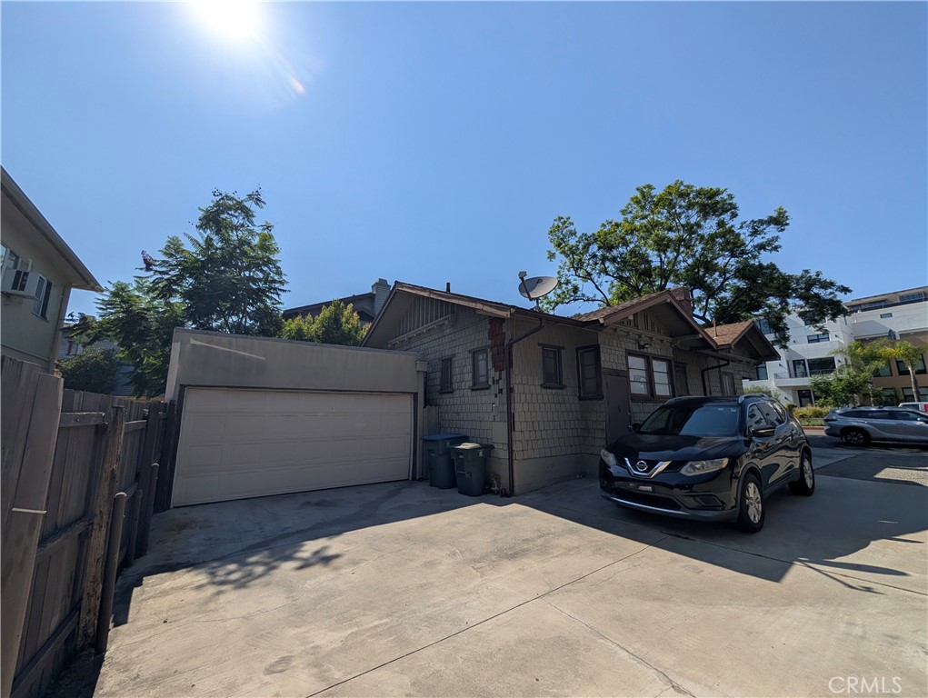 408 E Del Mar Boulevard Property Photo 3
