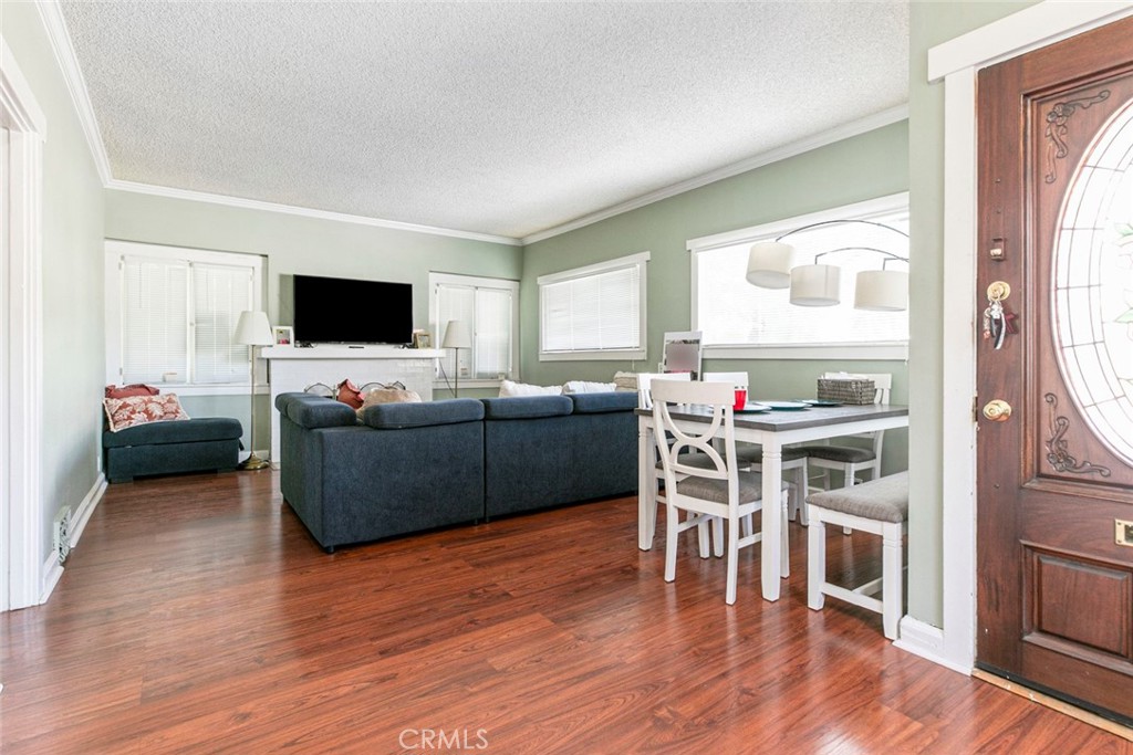 408 E Del Mar Boulevard Property Photo 6