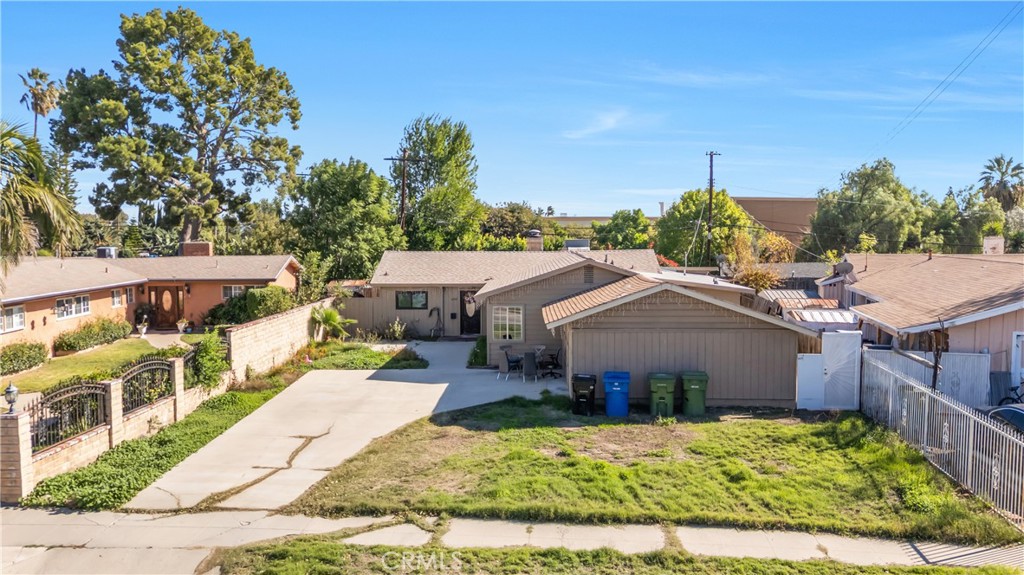 11200 Amestoy Property Photo 1