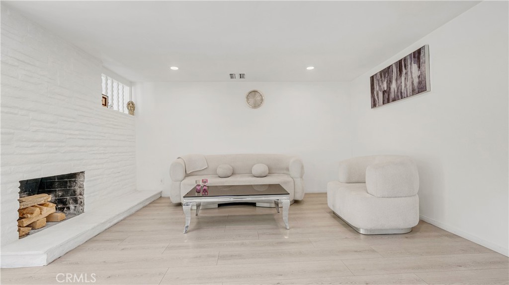11200 Amestoy Property Photo 20
