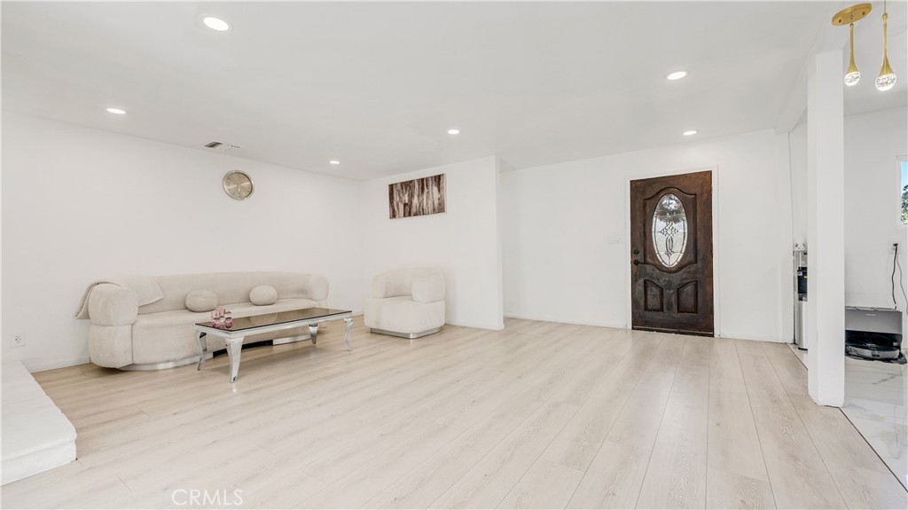 11200 Amestoy Property Photo 22