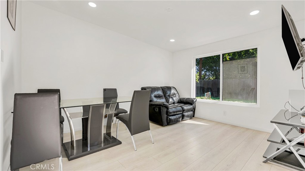 11200 Amestoy Property Photo 25