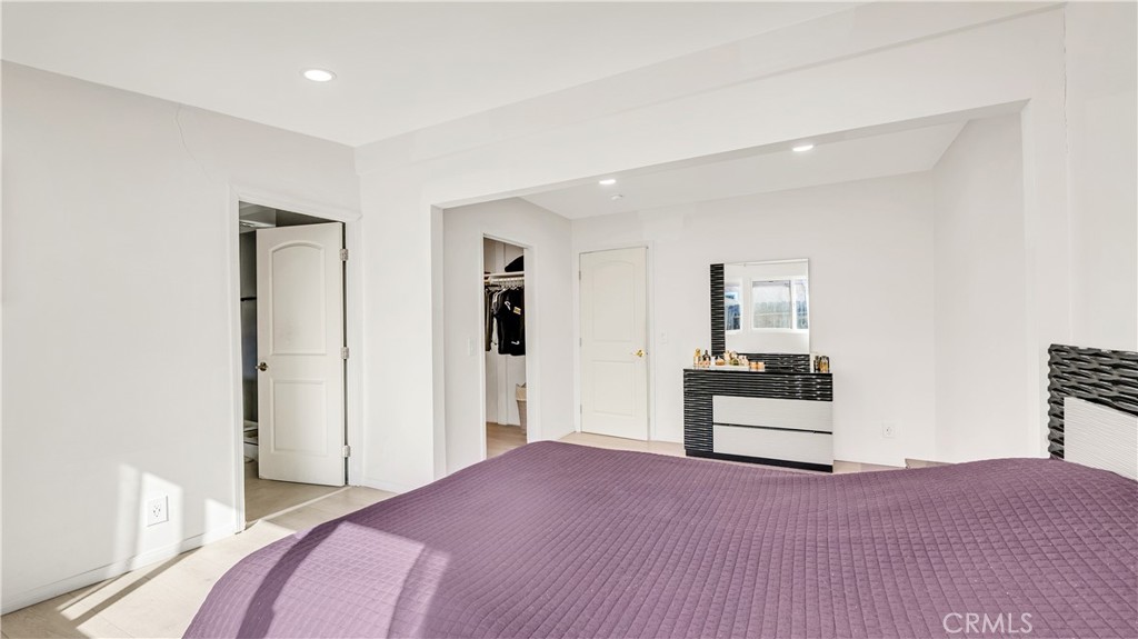 11200 Amestoy Property Photo 30