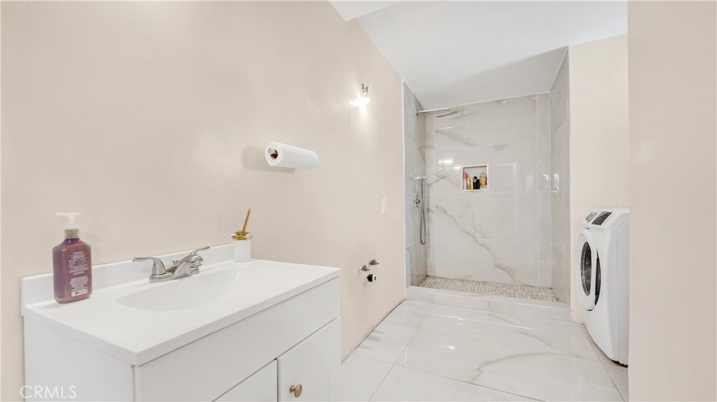 11200 Amestoy Property Photo 39