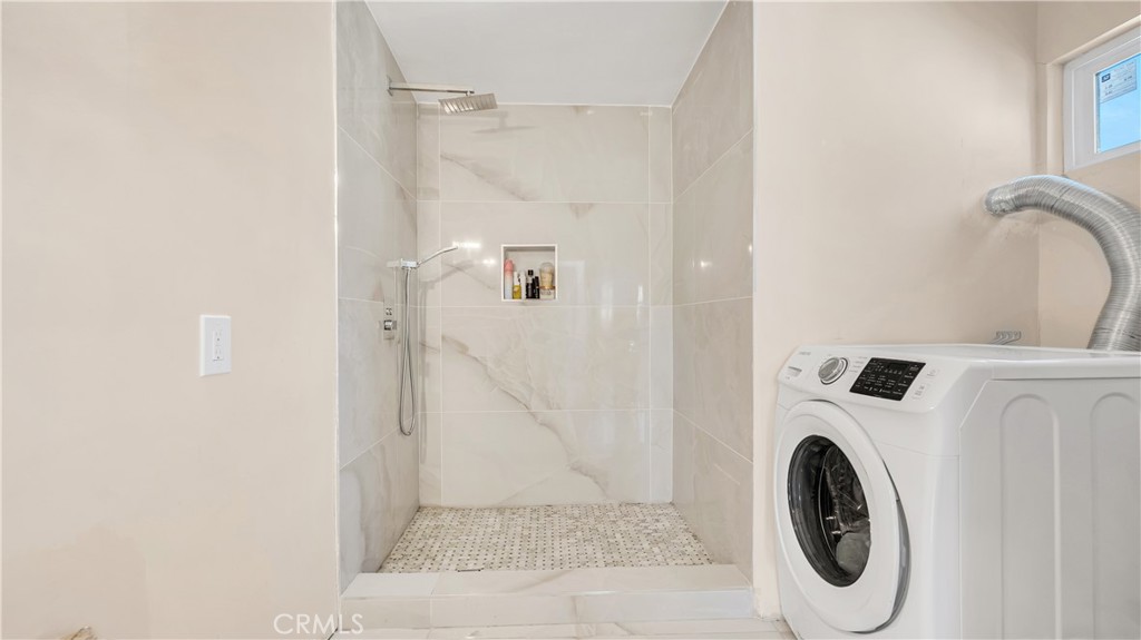 11200 Amestoy Property Photo 40