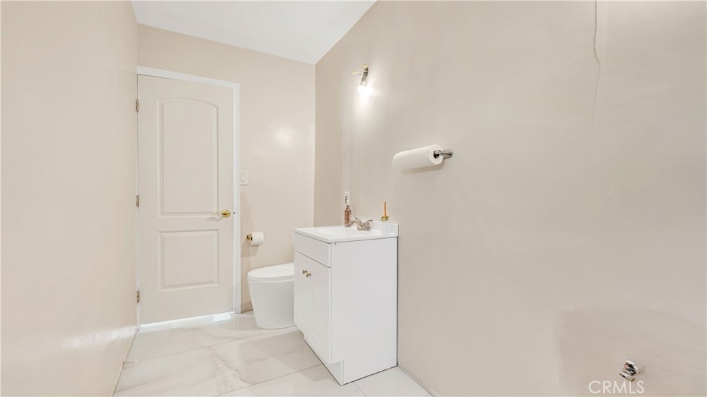 11200 Amestoy Property Photo 41