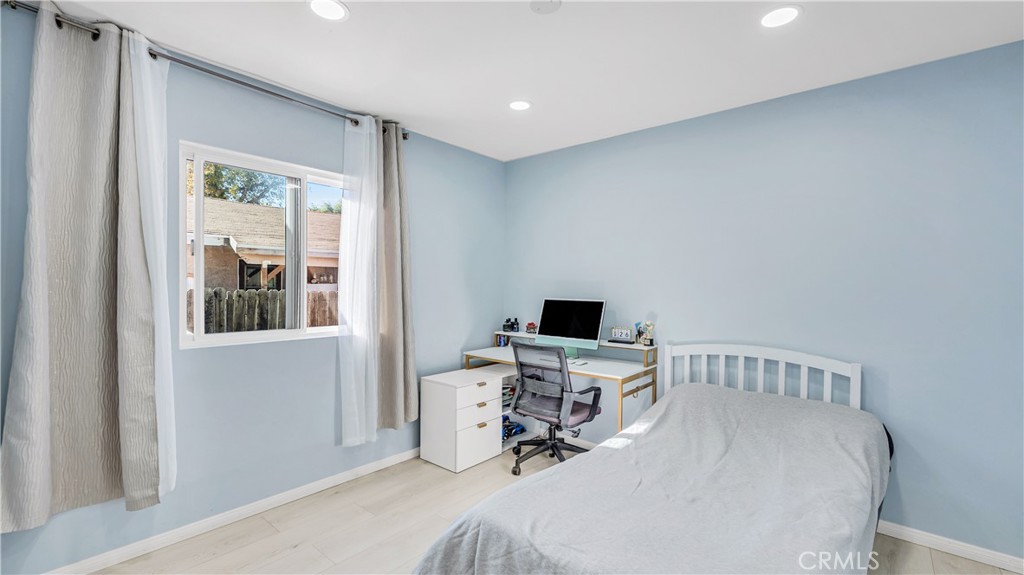 11200 Amestoy Property Photo 45