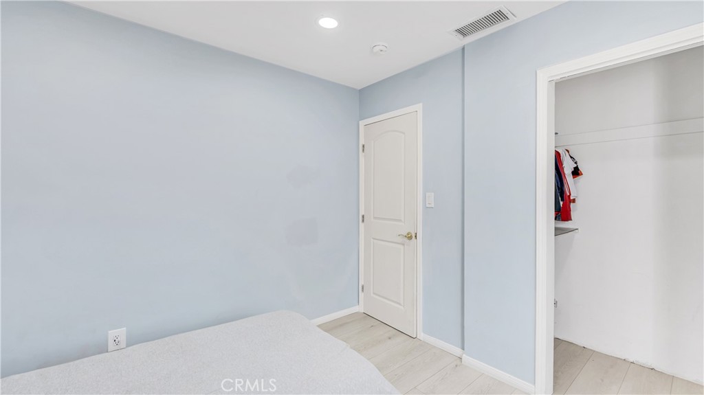 11200 Amestoy Property Photo 46