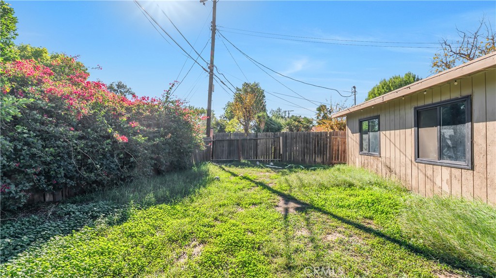 11200 Amestoy Property Photo 48
