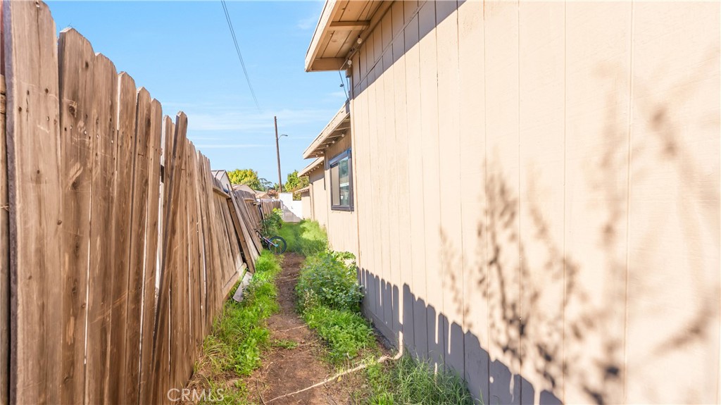 11200 Amestoy Property Photo 53