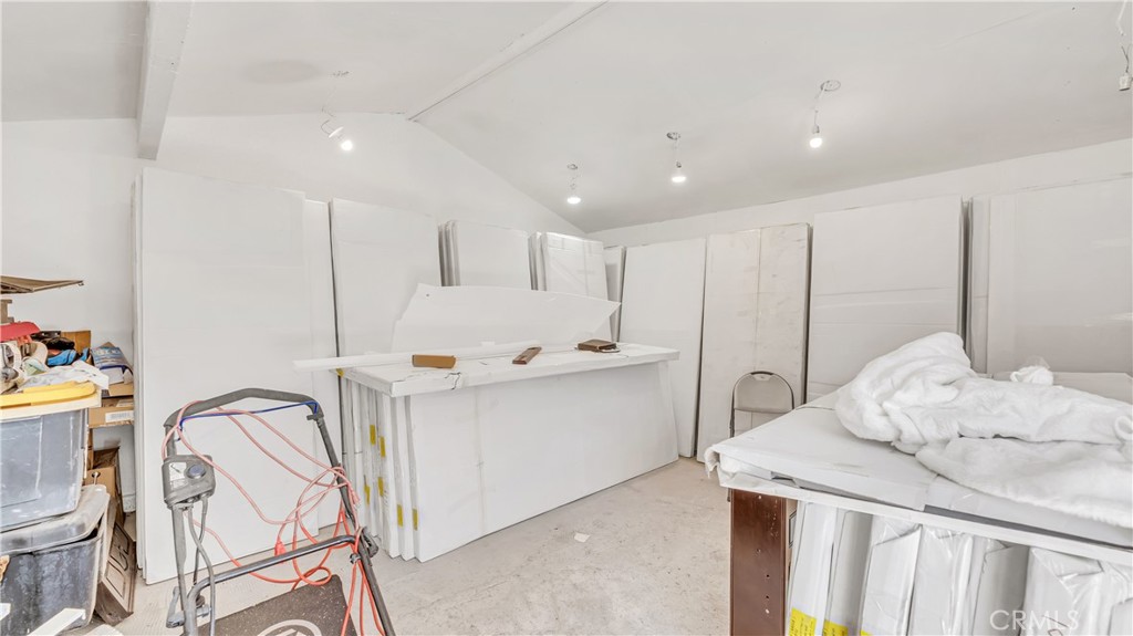 11200 Amestoy Property Photo 54