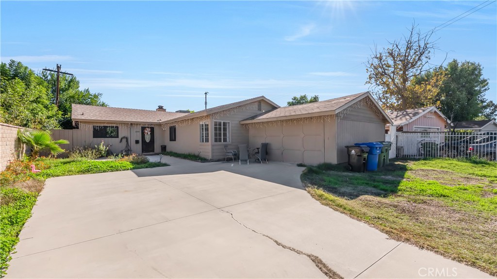 11200 Amestoy Property Photo 56