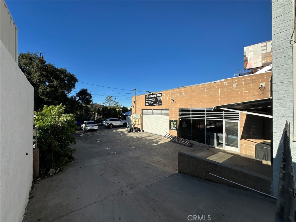 7616 Foothill Boulevard Property Photo 5