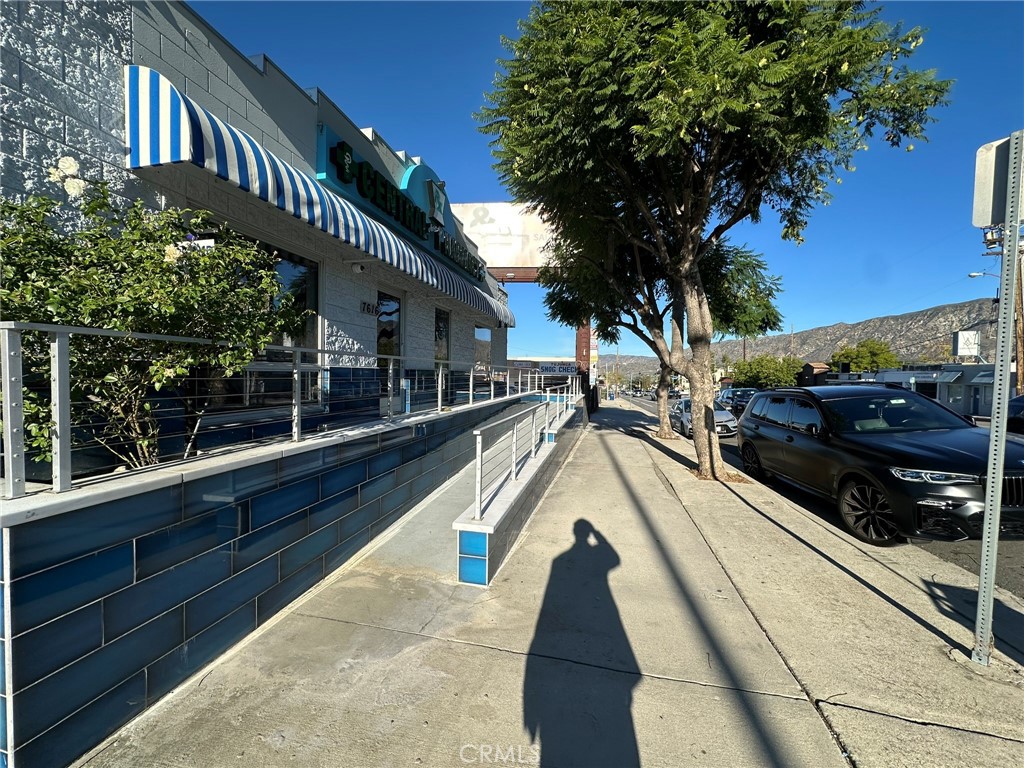 7616 Foothill Boulevard Property Photo 8